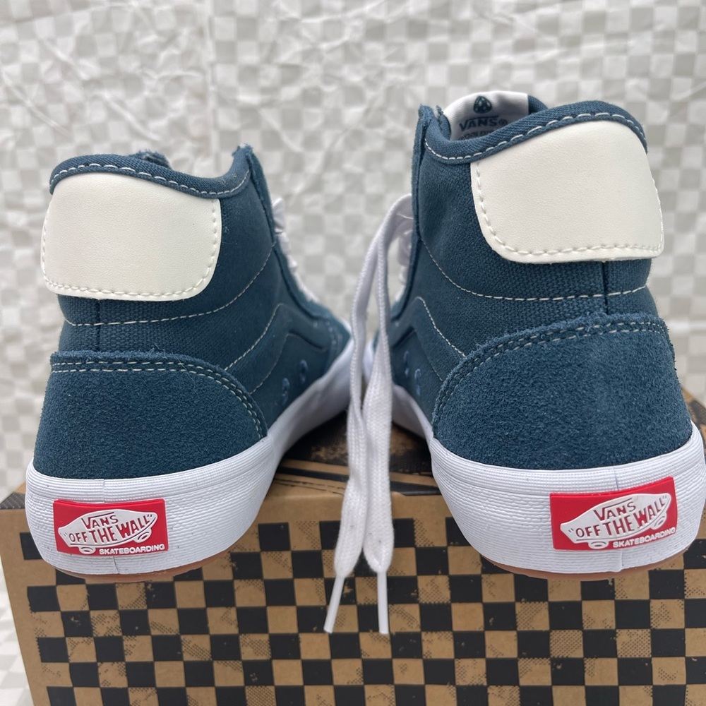Vans WMNS The Lizzie
Teal Sneakers 
VN0A4BX1TEA
 High-Tops with White Accents - Picture 13 of 16